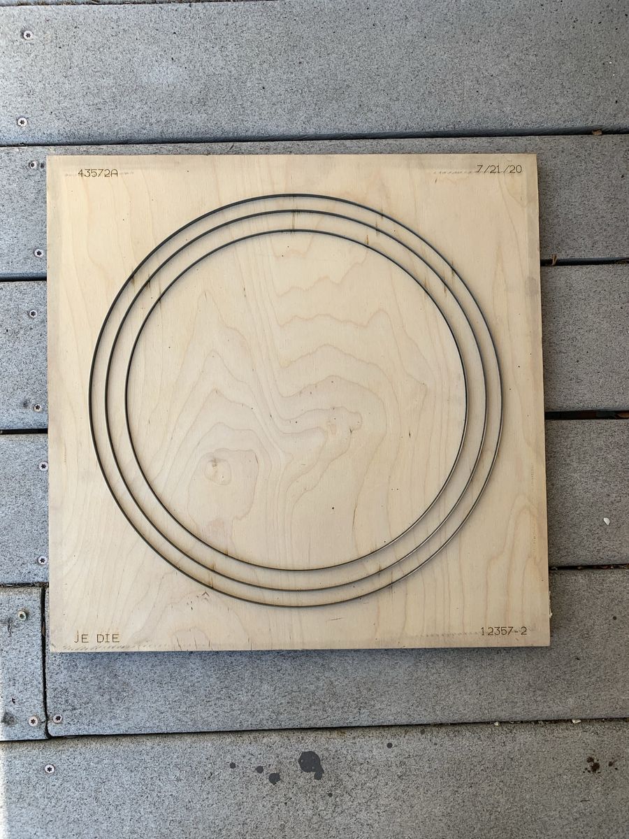 Custom Circular Steel Rule Cutting Die Board (JE DIE 43572A)