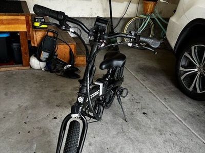 Lectric XP 2.0 E-Bike — 2 Batteries, Needs Tires, Ready for a Second Life