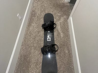2023 Burton instigator with cartel bindings