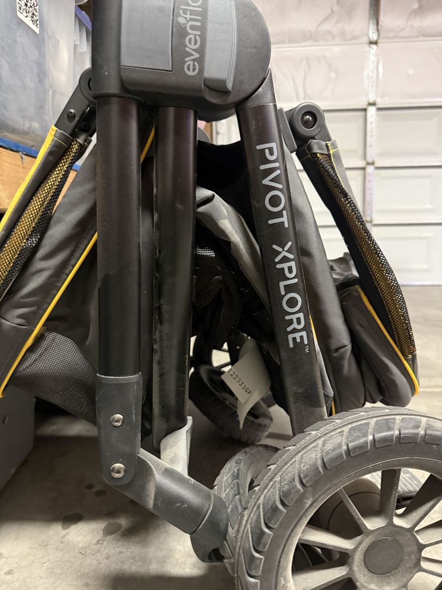 Evenflo Pivot Xplore All-Terrain Stroller Wagon - Gray/Yellow, Dual Handle, Snack Tray, Canopies