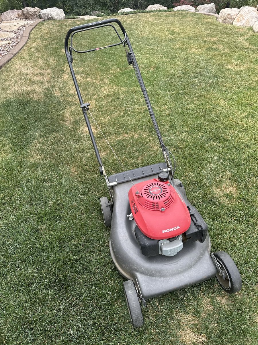 Honda Self-Propelled Gas Walk-Behind Lawn Mower with Grass Bag - Used, Good Condition
