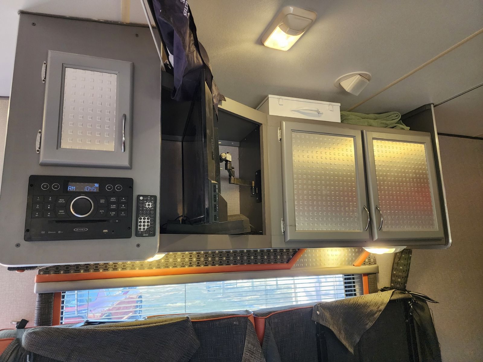 Main image 11