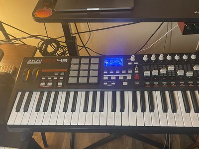 Akai MPK49 Midi Controller