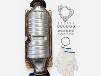 New Direct Fit Catalytic Converter w/ Gaskets Hardware O2 Bung 3 Bolt Flange
