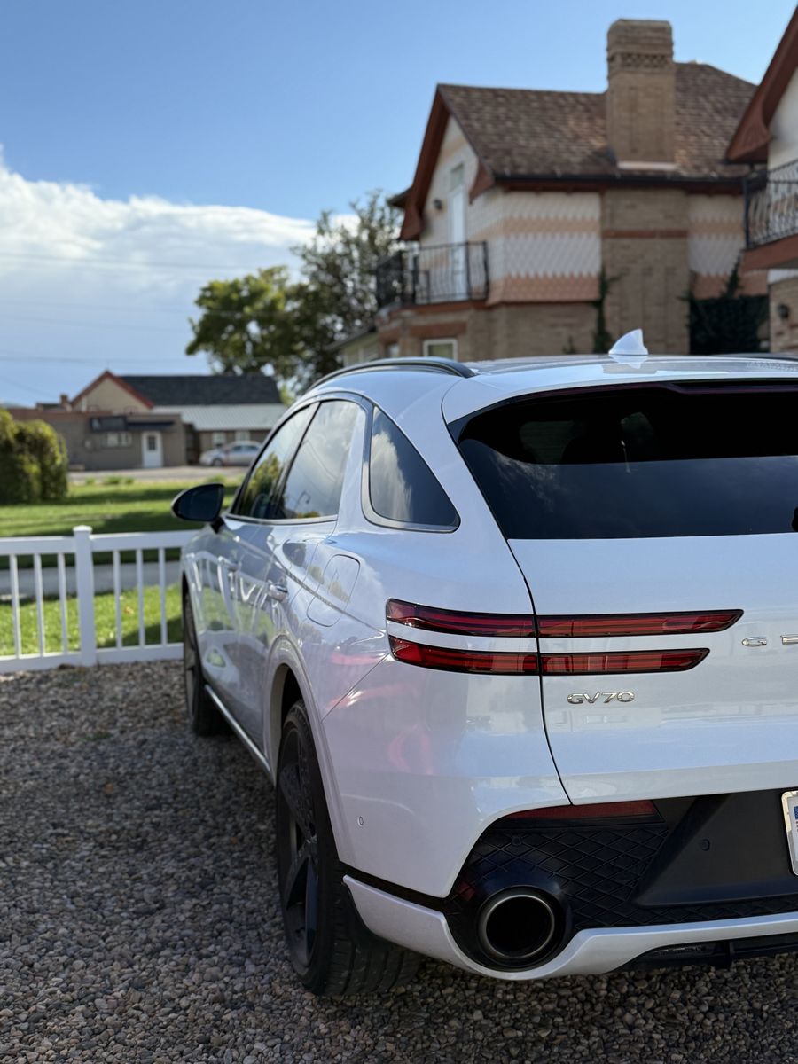 2022 Genesis GV70 2.5T Sport Prestige