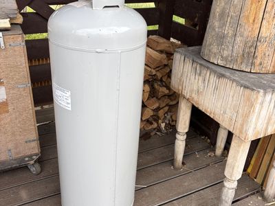 100lb Propane tank