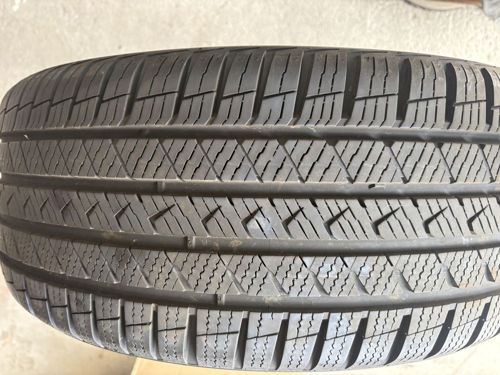 4 Tires 205/50R17