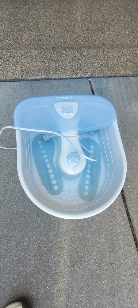 Conair Foot Spa with Bubbles & Heat, Blue/White, Relaxing Foot Massager
