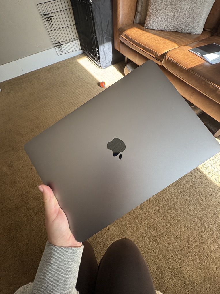 2020 MacBook Pro 13” | Intel i5 | hi 256GB SSD