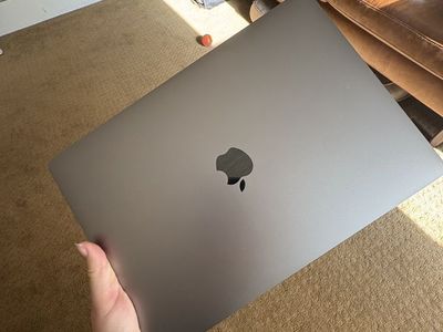 2020 MacBook Pro 13” | Intel i5 | hi 256GB SSD