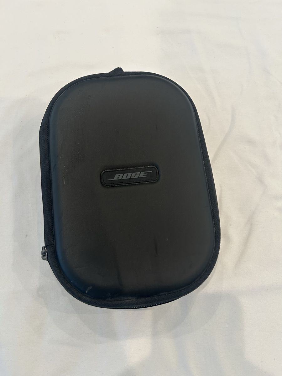 Bose QuietComfort Case and Charging Cord