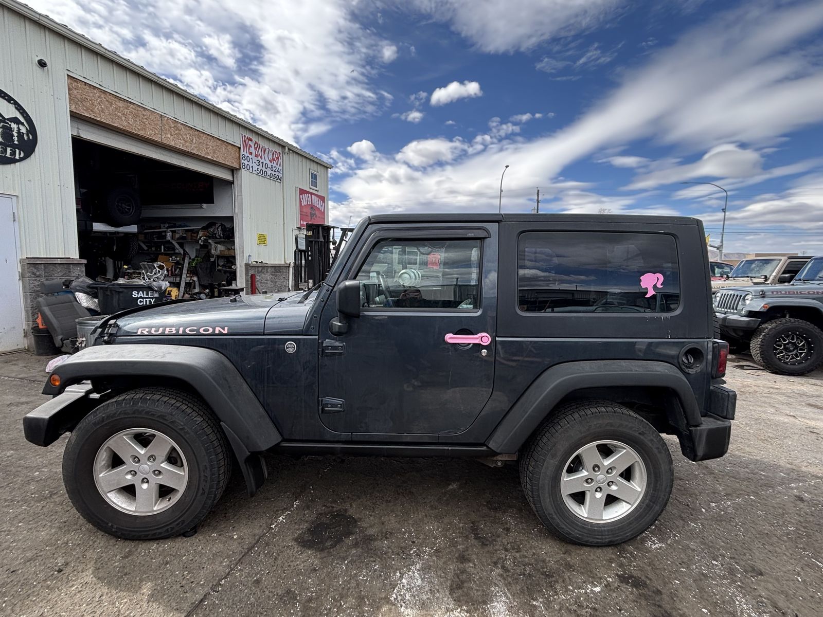 Parting out 2010 Jeep Wrangler Rubicon