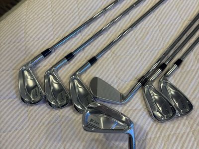 Srixon ZXi7 Irons - Brand New – 4-PW – RH