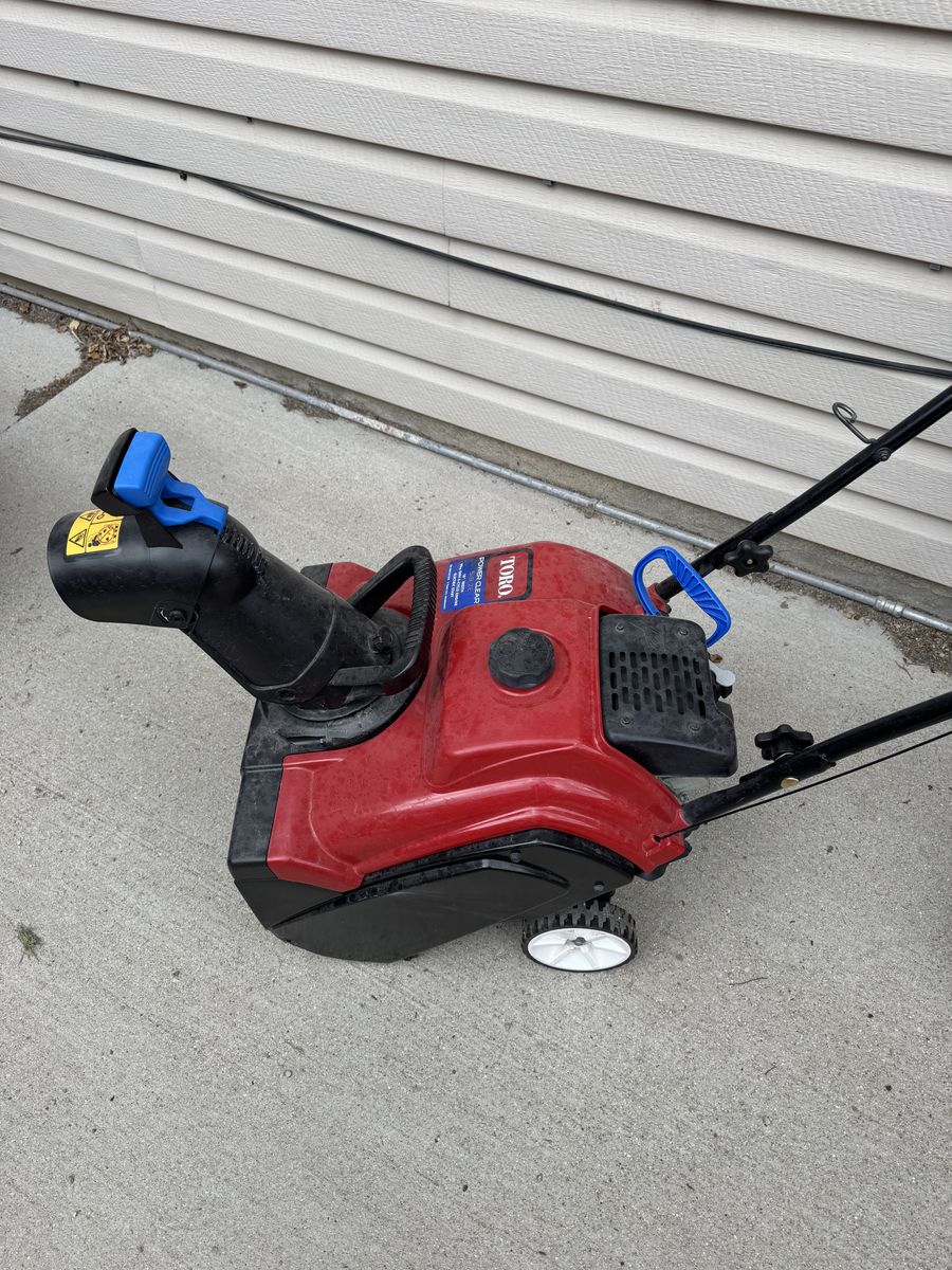 Toro Power Clear 518 ZE 18" Single-Stage Snow Blower - 99cc OHV, Electric Start - $65 OBO