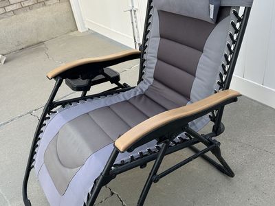 Comfy Zero Gravity Lounge Chair With Pillow