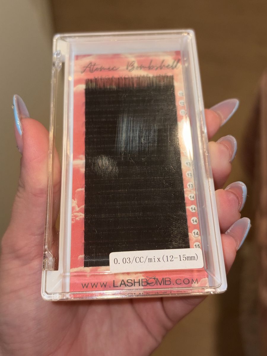 Lash trays