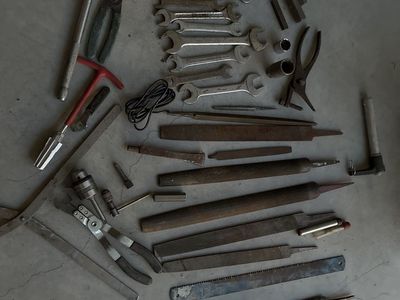 VINTAGE TOOLS ASSORTED