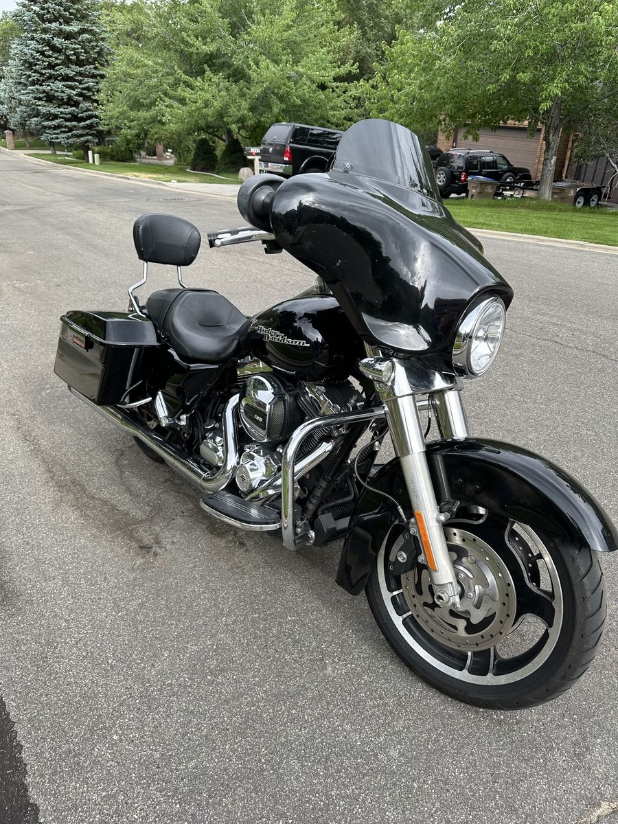 2012 Harley Davidson Street Glide Touring Motorcycle