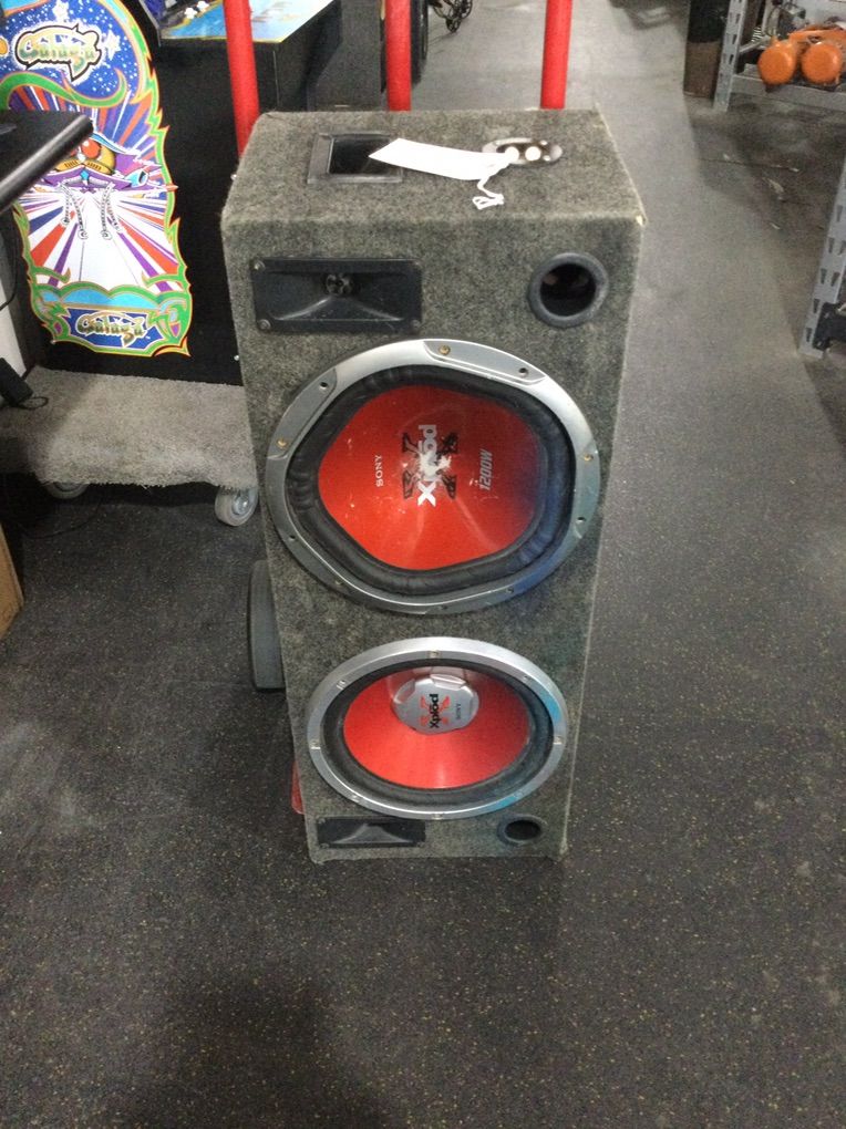 Sony 2-subs/box.    #E75014156