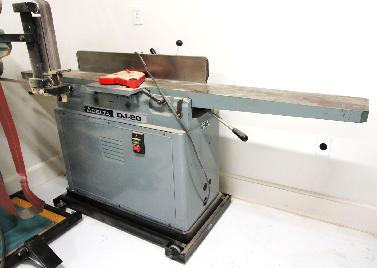 classic Delta DJ-20 - 8" Jointer in mint condition