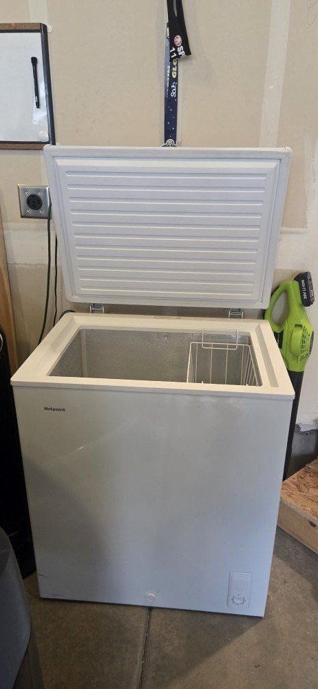4.9 hotpoint freezer chest