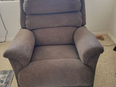 Recliner / Lift chair