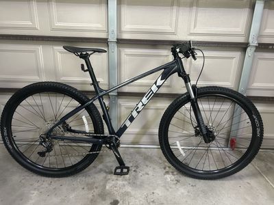 Trek Marlin 7 - Med/LG 29”