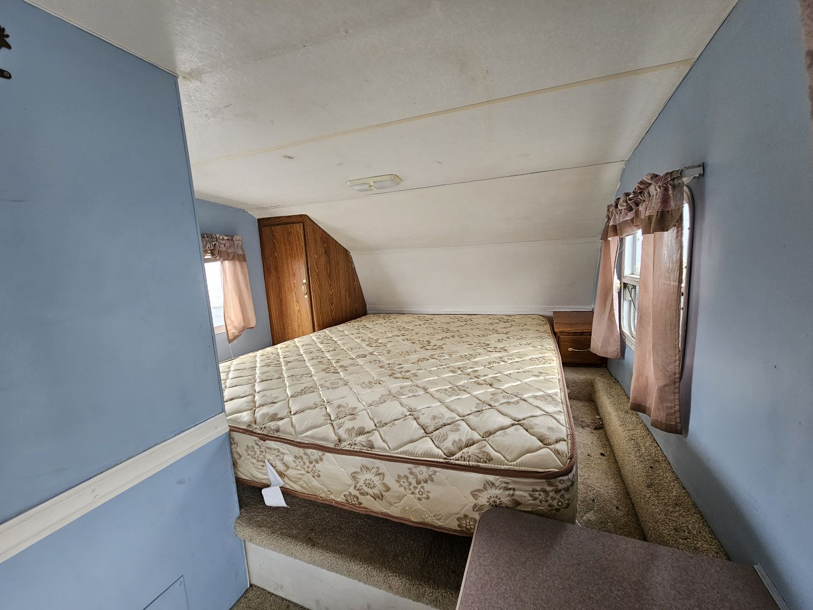 Main image 8