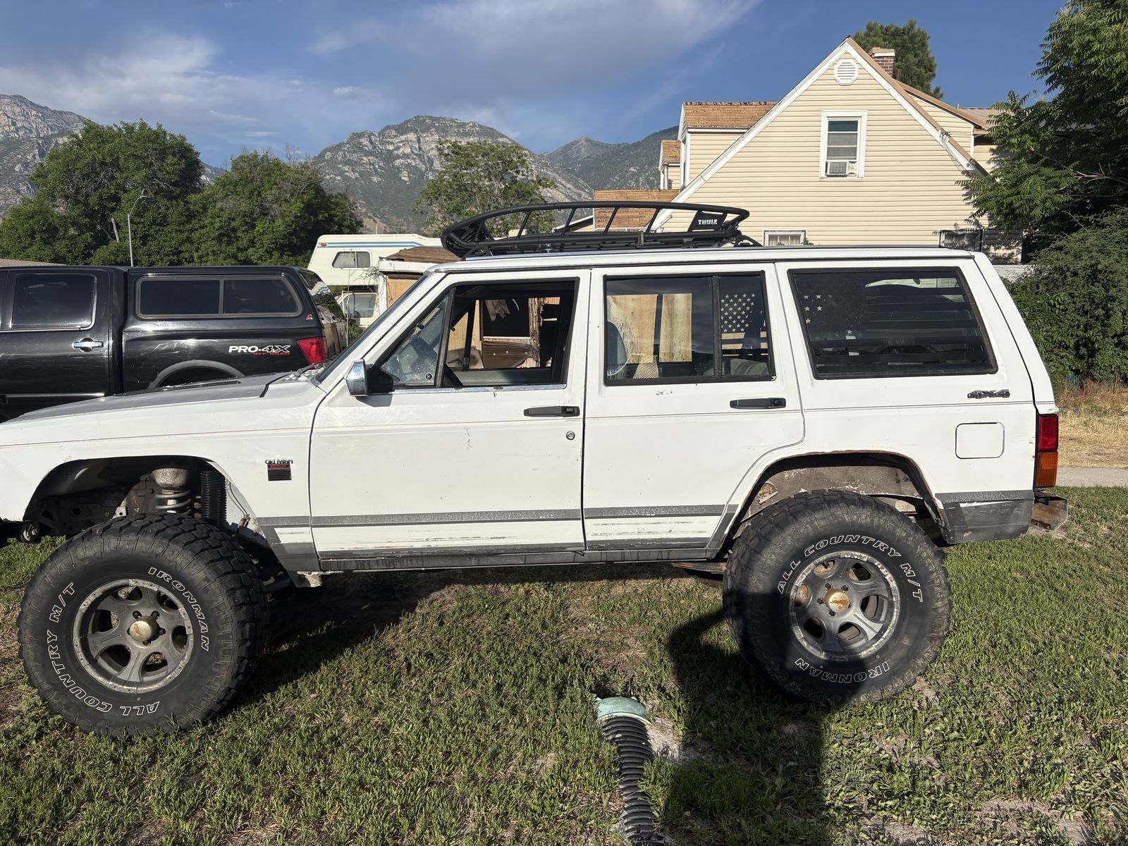 1990 Jeep Cherokee XJ 4.0L HO - Rubicon 3.5" Lift, Bilstein Shocks, 33" Tires