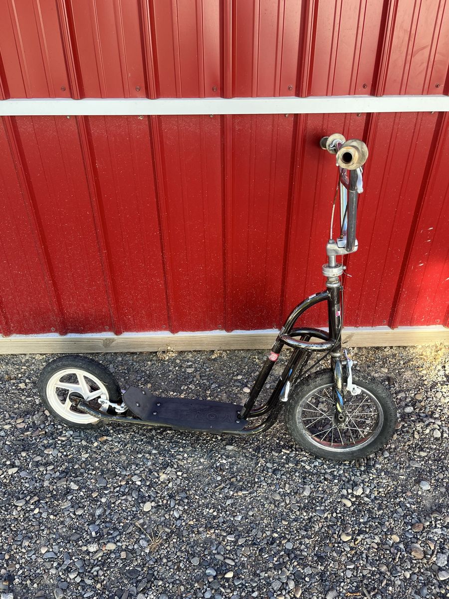 Vintage Schwinn Yo kick scooter