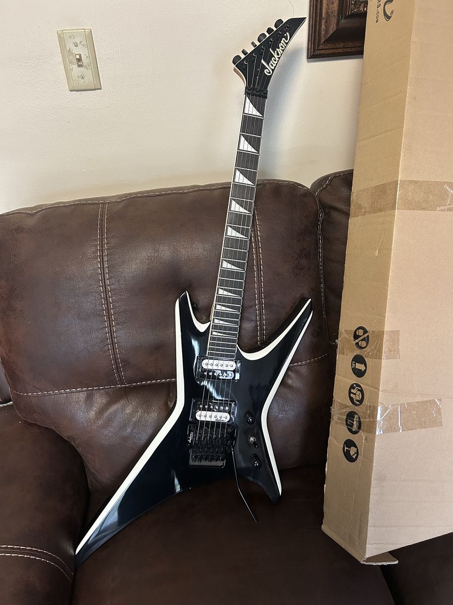 Jackson Warrior JS32 Rose Floyd Electric Guitar Black W. White Bevel Natural Oil