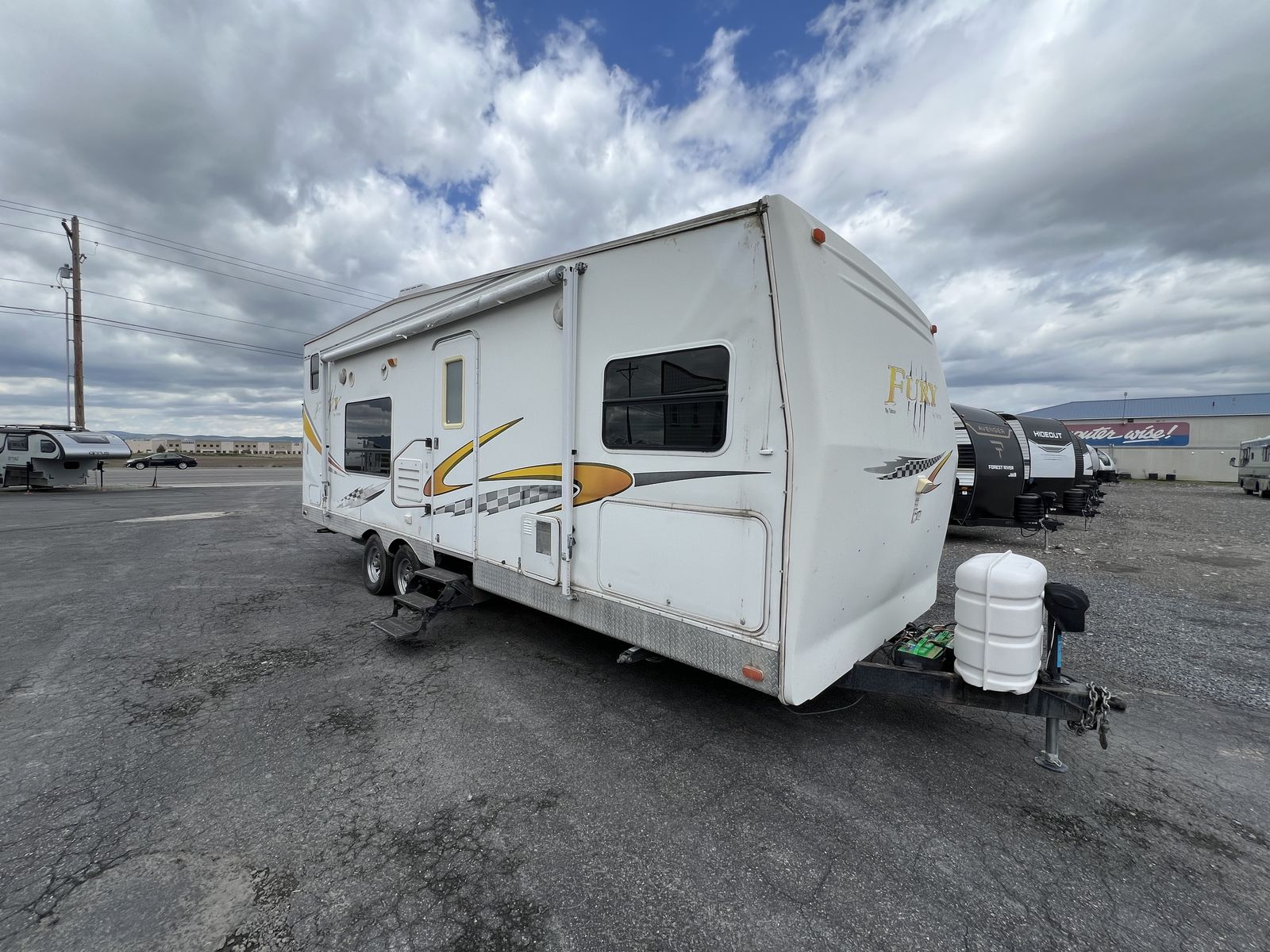2005 THOR FURY 263VTB W/GENERATOR AND SOLAR