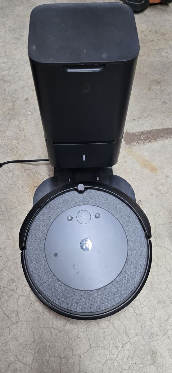 iRobot Roomba i3+ EVO (3550) with base