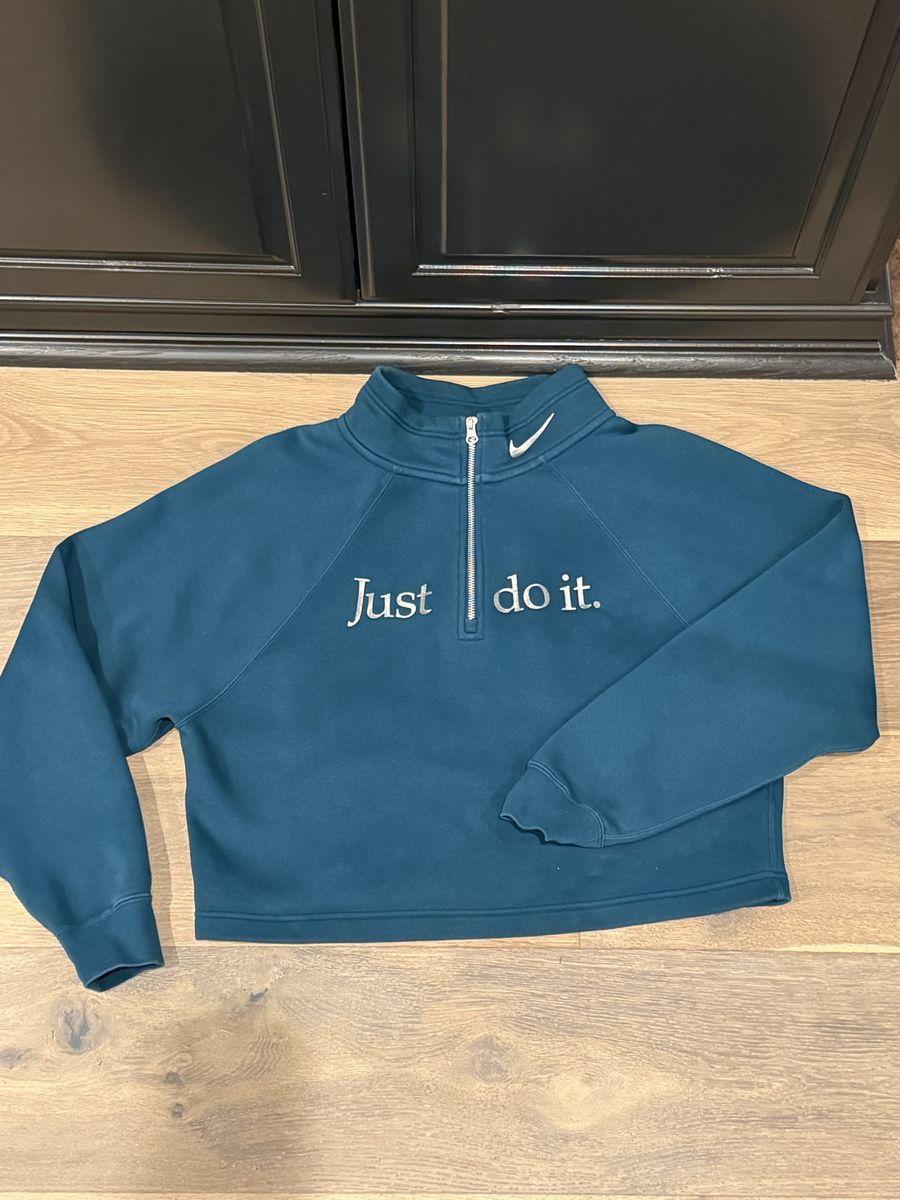Nike Crop Sweatshirt- Small