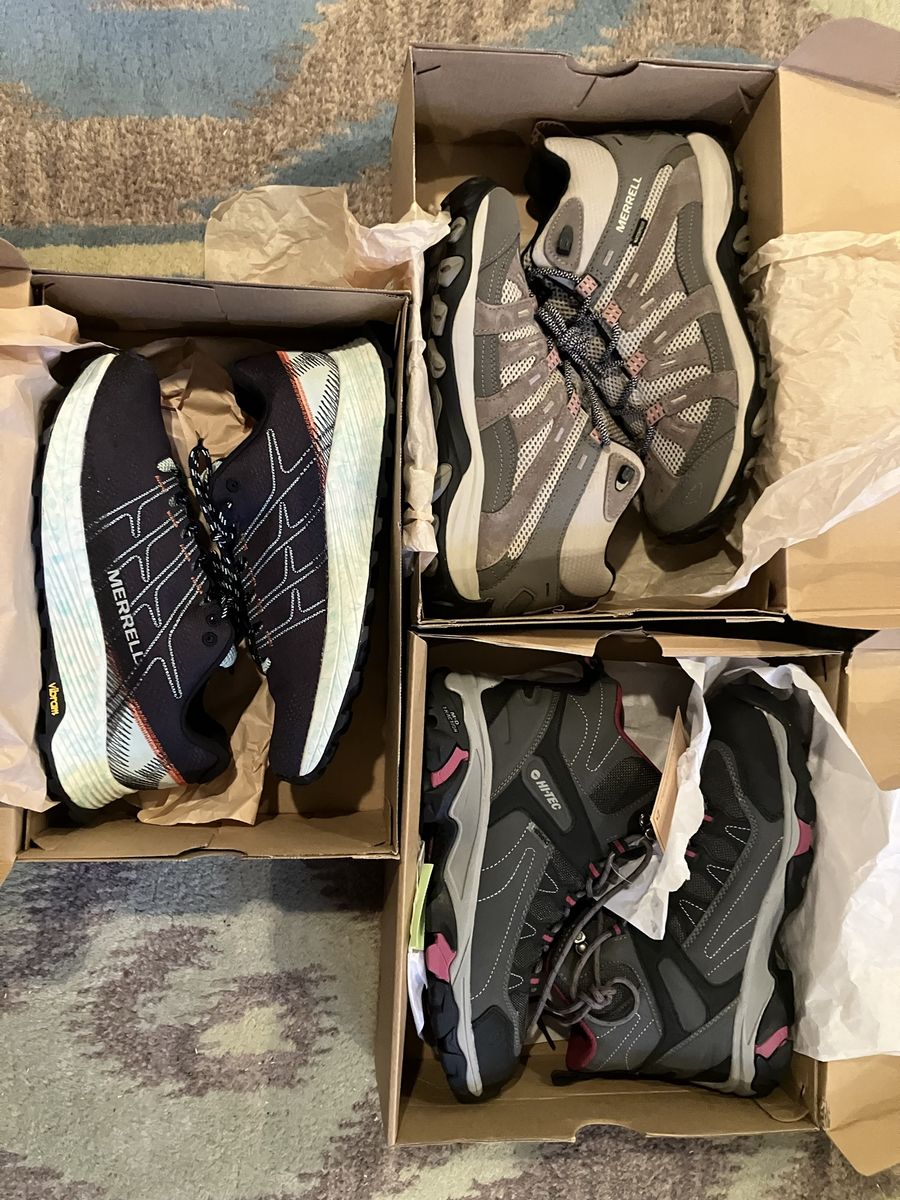 WOMENS HIKING BOOTS NEW 10 10.5 11