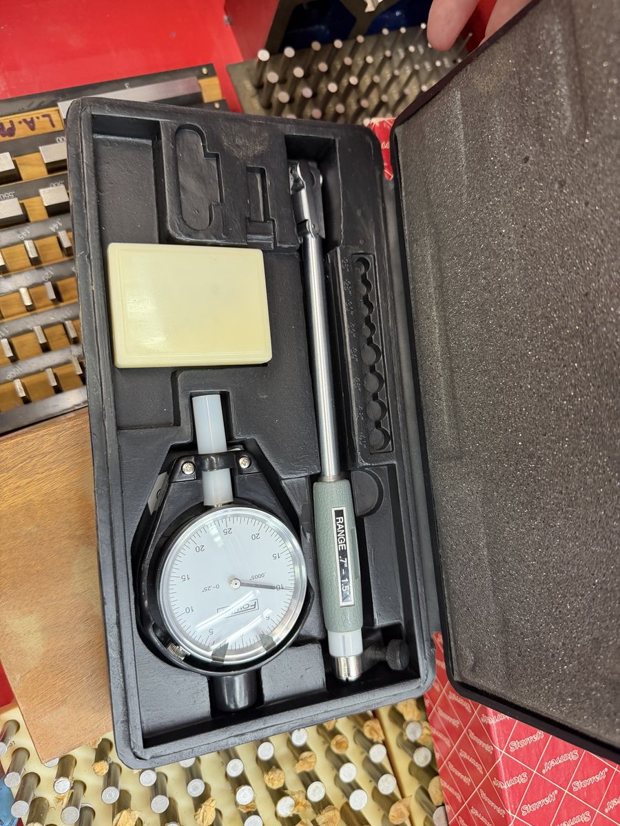 Fowler Dial Bore Gage Set 0.7" - 1.5" Range .0005" Graduation with Case