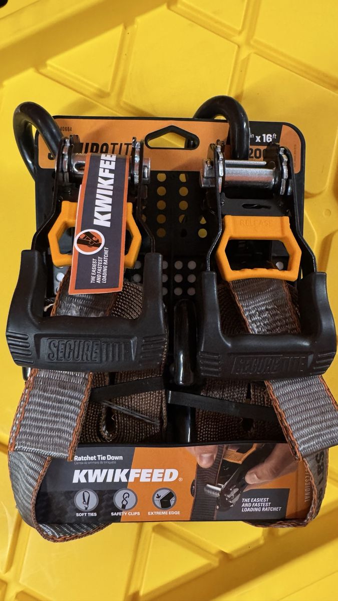 SecureTite KWIKFEED Ratchet Tie Down Straps - 16ft x 1in, 2000 lbs (New)