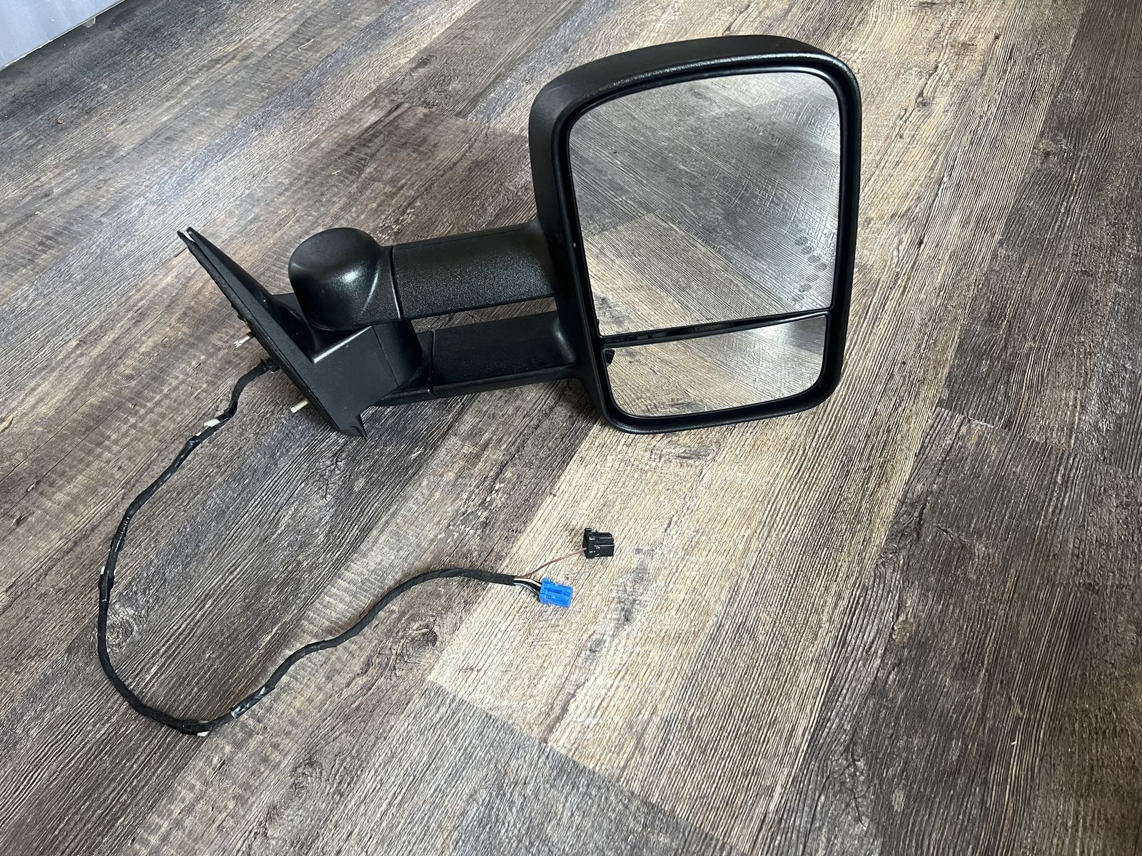 Passenger Side Extendable Mirror