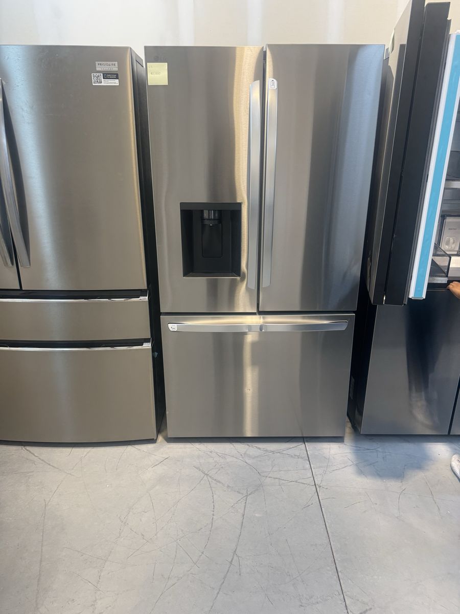 New scratch and dent LG 26 cu. ft. Smart Counter-Depth MAX French Door Refrigerator