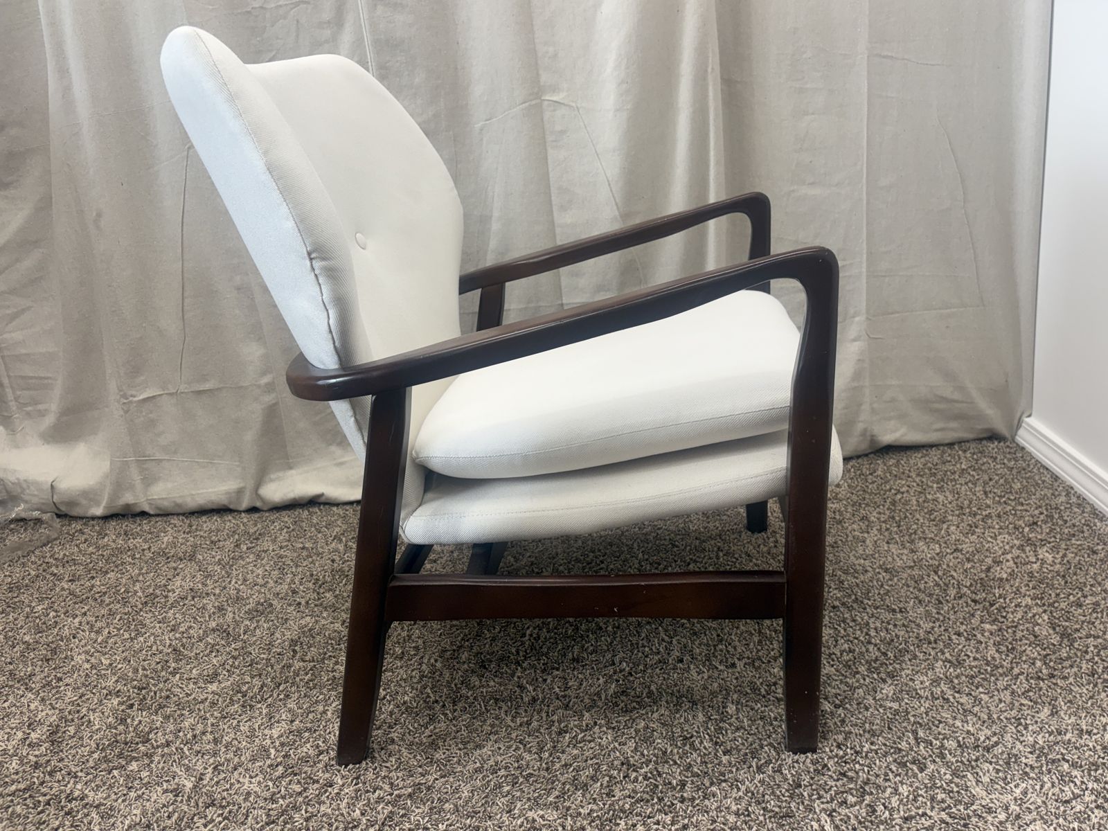 DELIVERY - Mid-Century Modern (MCM) Accent Chair / Lounge Chair