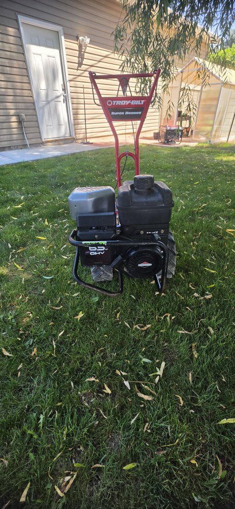 Troy-Bilt Super Bronco Rear Tine Tiller - 208cc Briggs & Stratton Engine - Red