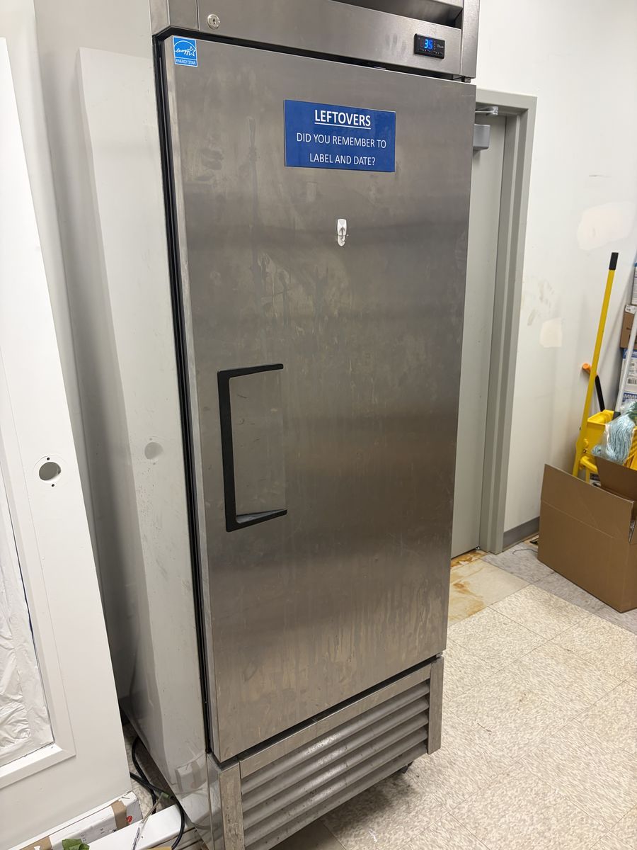 Commercial reach in fridge in great shape