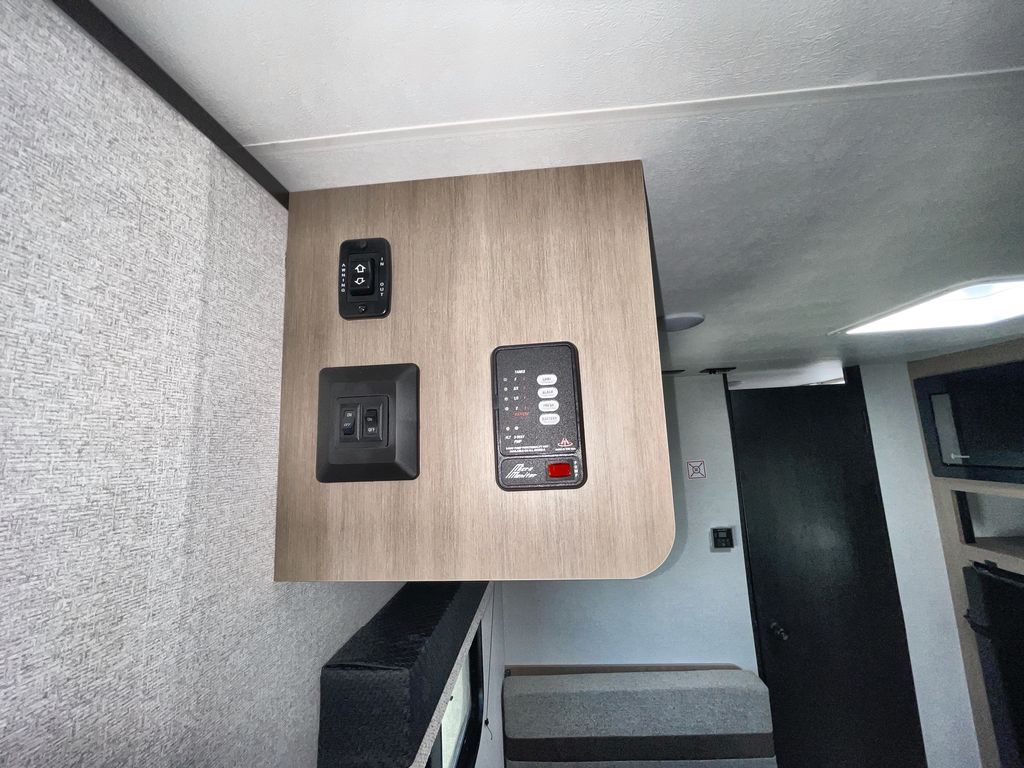 Main image 30