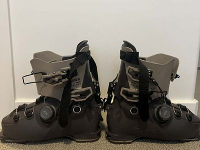 Atomic Hawx Ultra XTD 130 BOA GW Ski Boots - Size 27.5