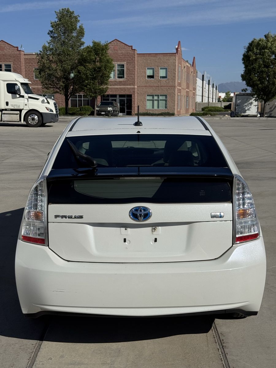 Main image 4
