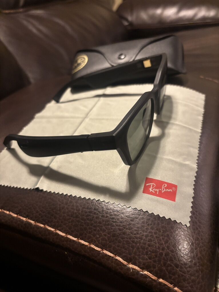 Bose Smart Glasses W/ Open Ear Heaphone