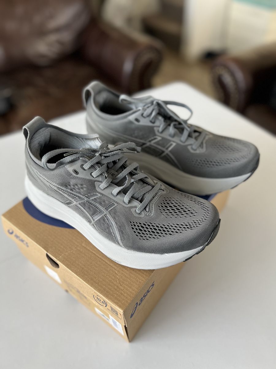 ASICS Gel-Kayano 31 (Size 9) – Brand New