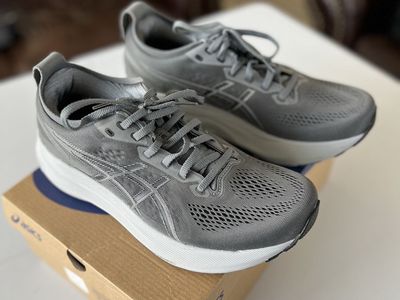 ASICS Gel-Kayano 31 (Size 9) – Brand New