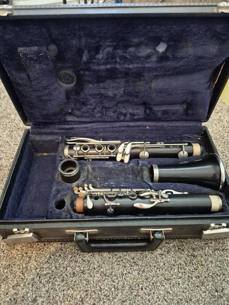 Vito Clarinet with Warranty