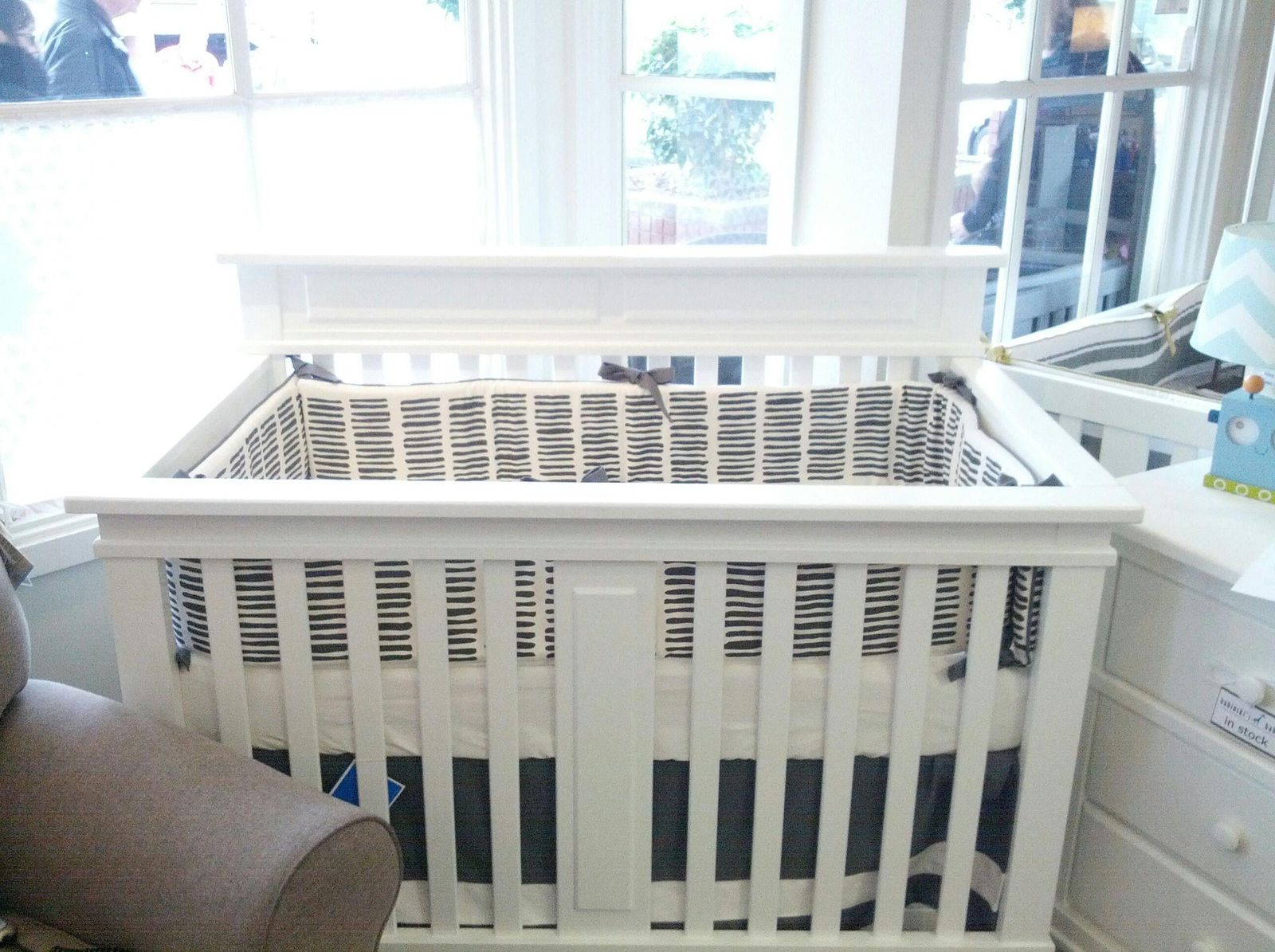 3 in 1 convertible Pali Turino baby crib/toddler bed/ to a full sized bed.